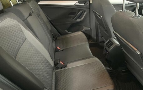 Volkswagen Tiguan II, 2018 год, 1 799 000 рублей, 19 фотография