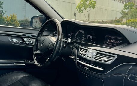 Mercedes-Benz S-Класс, 2011 год, 850 000 рублей, 3 фотография