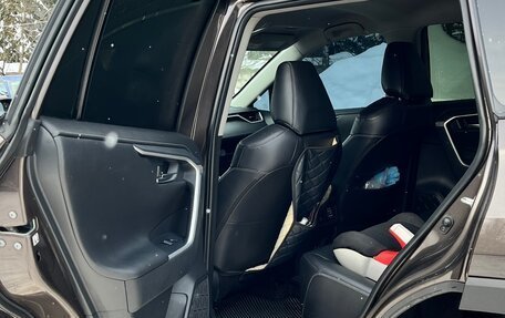 Toyota RAV4, 2020 год, 3 200 000 рублей, 5 фотография