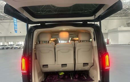 Mercedes-Benz V-Класс, 2022 год, 8 500 000 рублей, 12 фотография