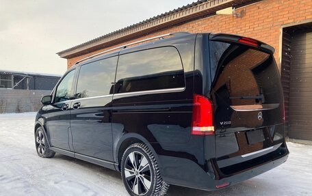 Mercedes-Benz V-Класс, 2022 год, 8 500 000 рублей, 2 фотография