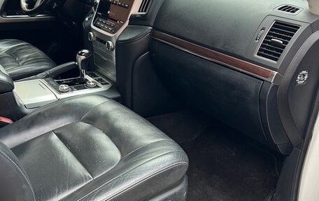 Toyota Land Cruiser 200, 2015 год, 4 998 000 рублей, 10 фотография