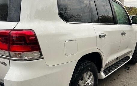 Toyota Land Cruiser 200, 2015 год, 4 998 000 рублей, 16 фотография