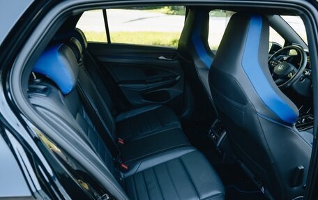 Volkswagen Golf R, 2023 год, 6 300 000 рублей, 4 фотография