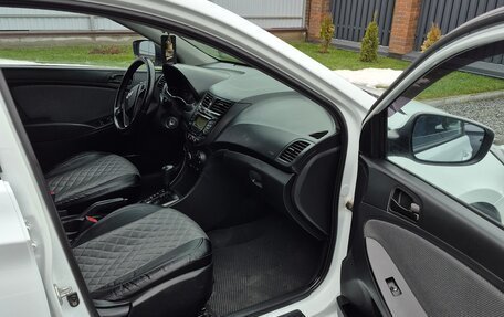 Hyundai Solaris II рестайлинг, 2013 год, 850 000 рублей, 10 фотография