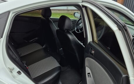 Hyundai Solaris II рестайлинг, 2013 год, 850 000 рублей, 11 фотография