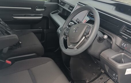 Honda Stepwgn IV, 2021 год, 2 300 000 рублей, 7 фотография