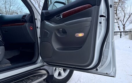 Toyota Land Cruiser Prado 120 рестайлинг, 2006 год, 2 450 000 рублей, 15 фотография