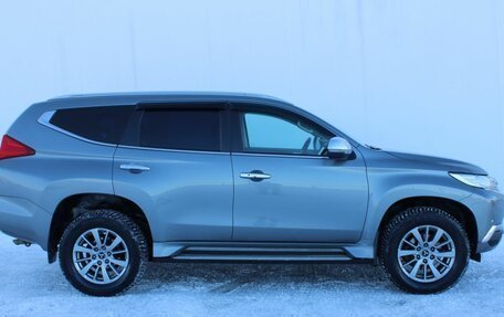 Mitsubishi Pajero Sport III рестайлинг, 2017 год, 2 990 000 рублей, 4 фотография
