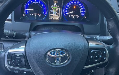 Toyota Camry, 2017 год, 2 100 000 рублей, 8 фотография