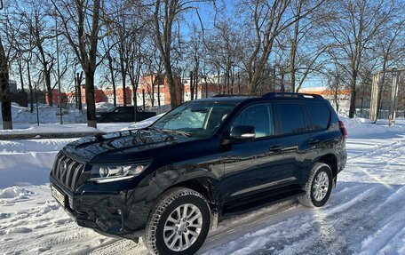 Toyota Land Cruiser Prado 150 рестайлинг 2, 2022 год, 6 200 000 рублей, 9 фотография