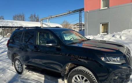 Toyota Land Cruiser Prado 150 рестайлинг 2, 2022 год, 6 200 000 рублей, 4 фотография