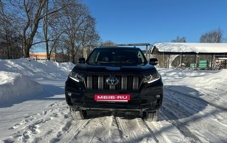 Toyota Land Cruiser Prado 150 рестайлинг 2, 2022 год, 6 200 000 рублей, 2 фотография