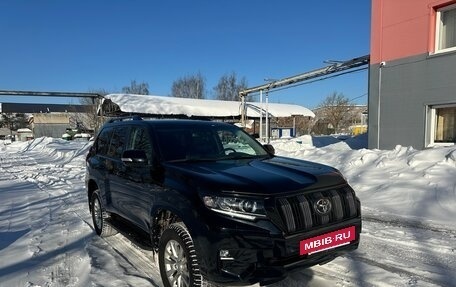 Toyota Land Cruiser Prado 150 рестайлинг 2, 2022 год, 6 200 000 рублей, 3 фотография
