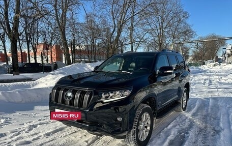 Toyota Land Cruiser Prado 150 рестайлинг 2, 2022 год, 6 200 000 рублей, 10 фотография