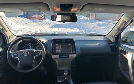 Toyota Land Cruiser Prado 150 рестайлинг 2, 2022 год, 6 200 000 рублей, 13 фотография