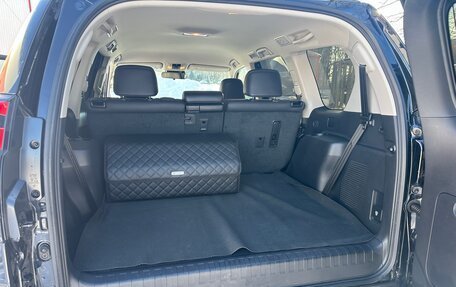 Toyota Land Cruiser Prado 150 рестайлинг 2, 2022 год, 6 200 000 рублей, 17 фотография