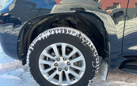 Toyota Land Cruiser Prado 150 рестайлинг 2, 2022 год, 6 200 000 рублей, 22 фотография