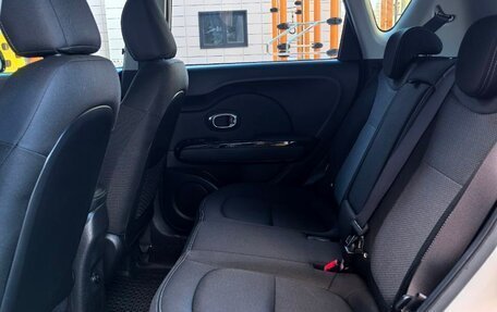 KIA Soul II рестайлинг, 2017 год, 1 690 000 рублей, 38 фотография