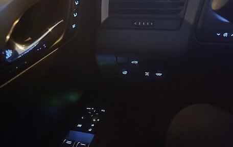 Lexus RX IV рестайлинг, 2020 год, 6 000 000 рублей, 33 фотография