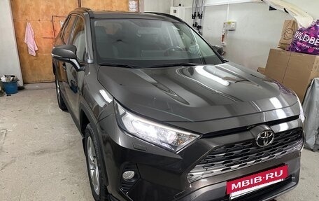 Toyota RAV4, 2020 год, 4 200 000 рублей, 2 фотография