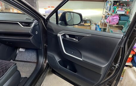 Toyota RAV4, 2020 год, 4 200 000 рублей, 6 фотография