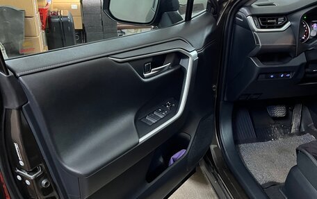 Toyota RAV4, 2020 год, 4 200 000 рублей, 15 фотография