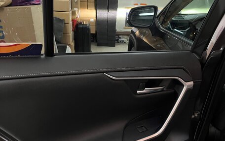 Toyota RAV4, 2020 год, 4 200 000 рублей, 13 фотография