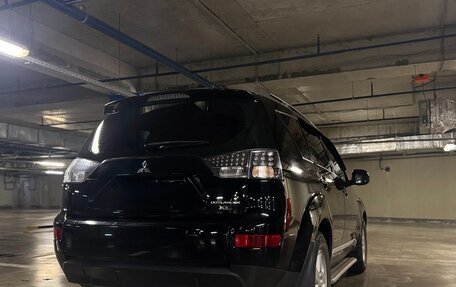 Mitsubishi Outlander III рестайлинг 3, 2007 год, 1 100 000 рублей, 9 фотография