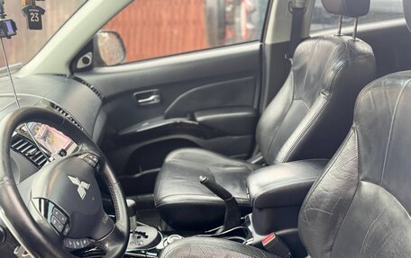 Mitsubishi Outlander III рестайлинг 3, 2007 год, 1 100 000 рублей, 17 фотография