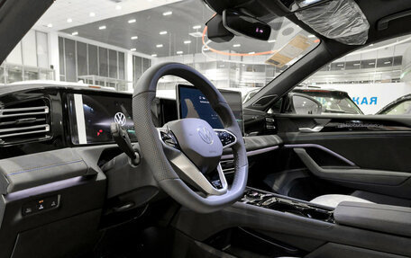 Volkswagen Tiguan, 2025 год, 5 199 000 рублей, 16 фотография