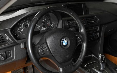 BMW 3 серия, 2018 год, 2 050 000 рублей, 10 фотография