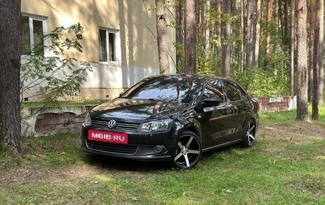 Volkswagen Polo VI (EU Market), 2012 год, 700 000 рублей, 2 фотография