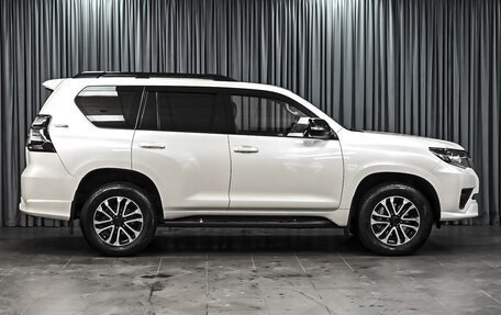 Toyota Land Cruiser Prado 150 рестайлинг 2, 2021 год, 6 640 000 рублей, 5 фотография