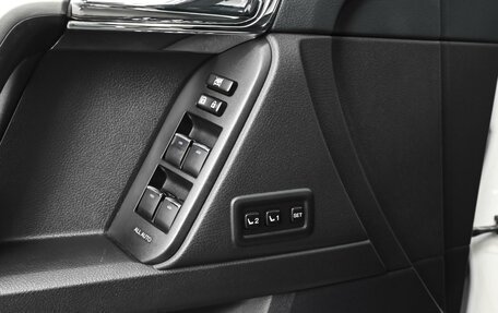 Toyota Land Cruiser Prado 150 рестайлинг 2, 2021 год, 6 640 000 рублей, 23 фотография