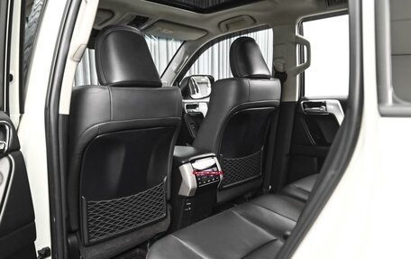 Toyota Land Cruiser Prado 150 рестайлинг 2, 2021 год, 6 640 000 рублей, 11 фотография