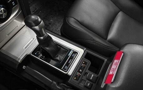 Toyota Land Cruiser Prado 150 рестайлинг 2, 2021 год, 6 640 000 рублей, 13 фотография