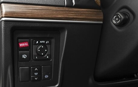 Toyota Land Cruiser Prado 150 рестайлинг 2, 2021 год, 6 640 000 рублей, 24 фотография