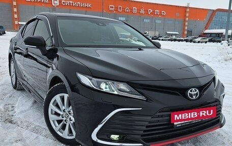 Toyota Camry, 2023 год, 3 999 999 рублей, 2 фотография