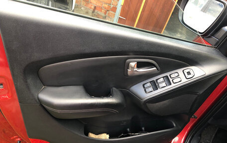 Hyundai ix35 I рестайлинг, 2011 год, 1 000 000 рублей, 12 фотография