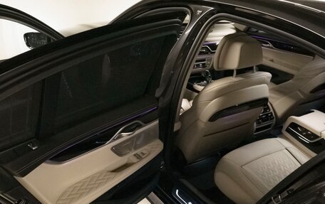 BMW 7 серия, 2019 год, 6 050 000 рублей, 17 фотография