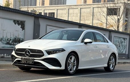 Mercedes-Benz A-Класс, 2022 год, 2 100 000 рублей, 1 фотография