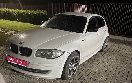 BMW 1 серия, 2010 год, 800 000 рублей, 1 фотография