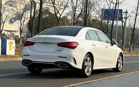 Mercedes-Benz A-Класс, 2022 год, 2 100 000 рублей, 4 фотография