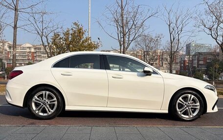 Mercedes-Benz A-Класс, 2022 год, 2 100 000 рублей, 8 фотография
