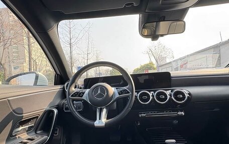 Mercedes-Benz A-Класс, 2022 год, 2 100 000 рублей, 10 фотография