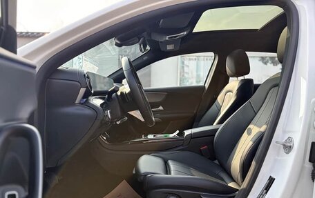 Mercedes-Benz A-Класс, 2022 год, 2 100 000 рублей, 11 фотография