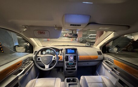 Chrysler Voyager IV, 2008 год, 2 550 000 рублей, 14 фотография