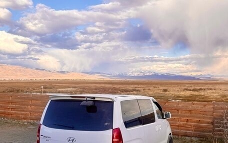 Hyundai Grand Starex Grand Starex I рестайлинг 2, 2013 год, 1 600 000 рублей, 3 фотография