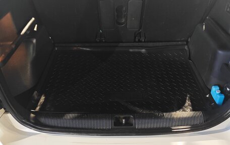 Skoda Yeti I рестайлинг, 2014 год, 1 000 000 рублей, 23 фотография